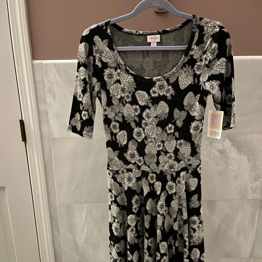 Lula Roe XS Strawberry Dress NWT